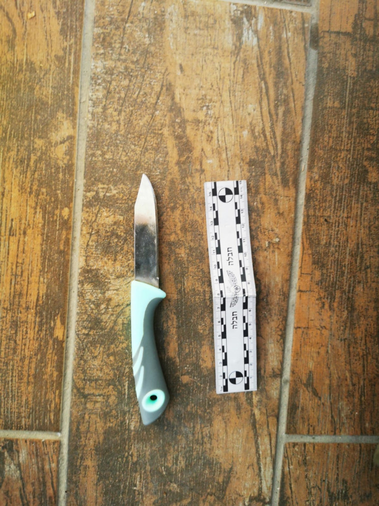 הסכין איתו נתפסה החשודה במערת המכפלה