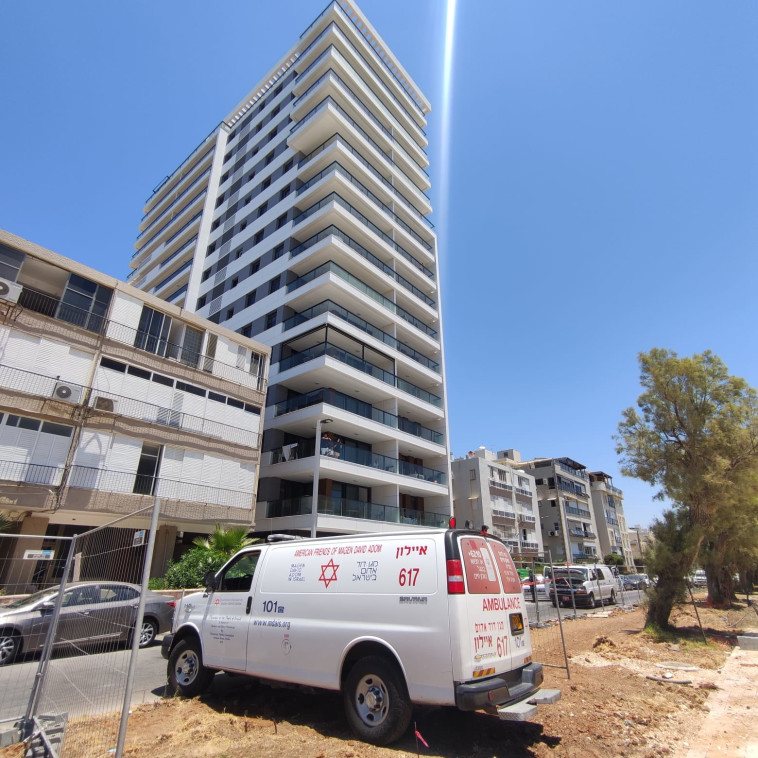 זירת האירוע בבת ים מול ביתו של לחיאני 