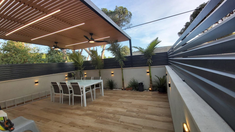 פרגולות אלומיניום דמוי עץ