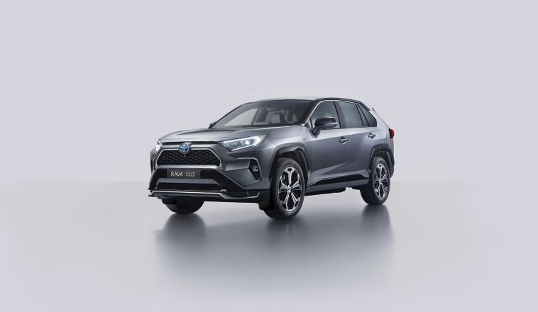 טויוטה ראב 4 פלאג אין הייבריד