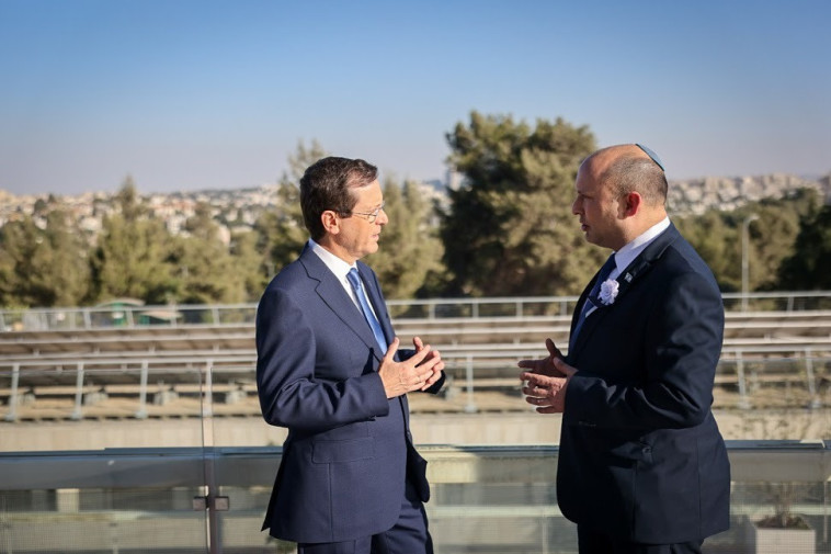 בוז'י הרצוג ונפתלי בנט