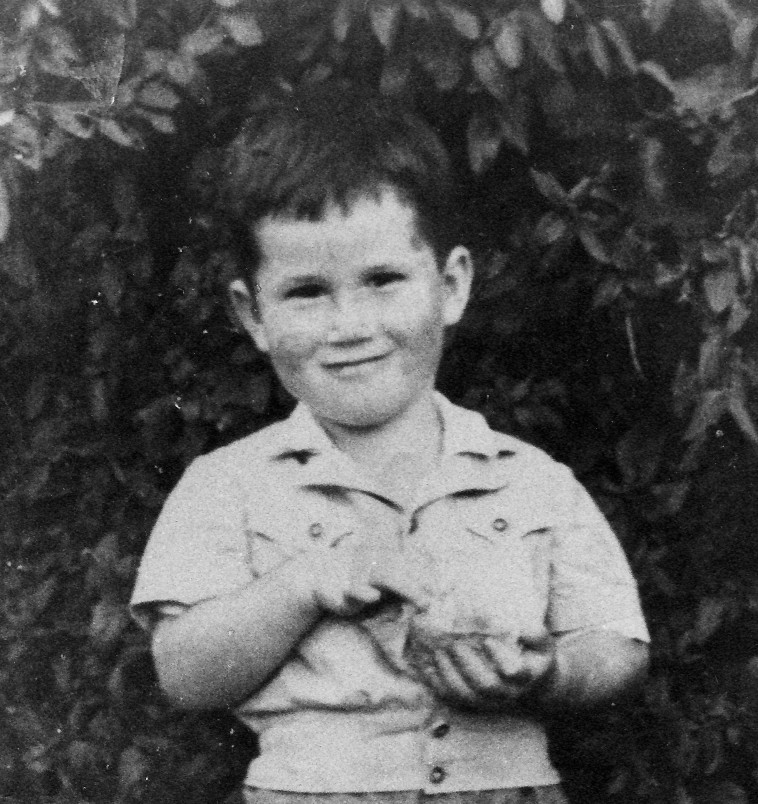 אהוד מנור בילדותו