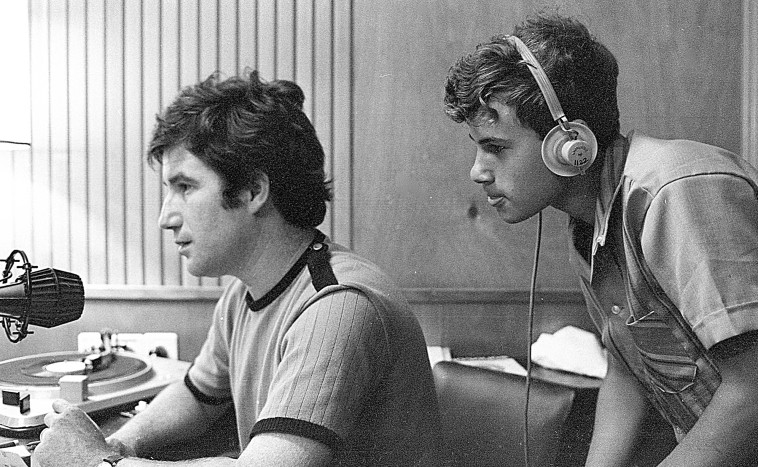 אהוד מנור ברדיו