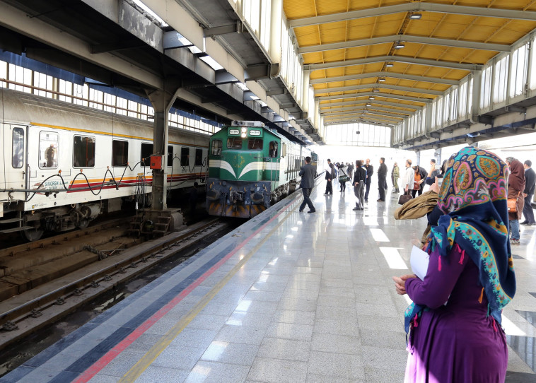 תחנת הרכבת בטהראן  (צילום: ATTA KENARE/AFP/Getty Images)