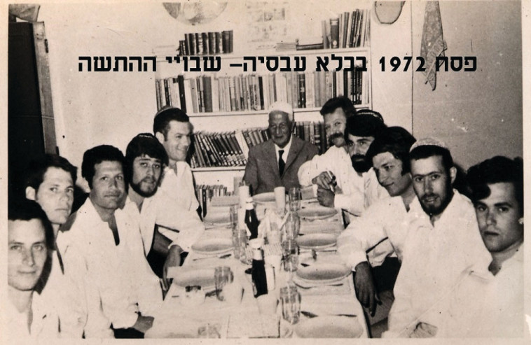 עמוס לויטוב (מימין)