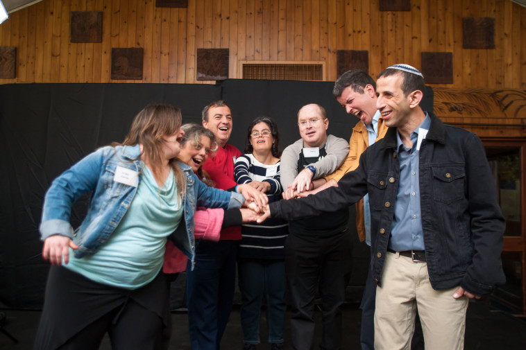 אנשים עם מוגבלויות בפעילות חברתית