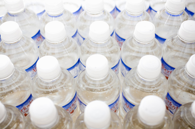 מים מינרליים