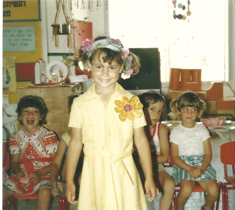 דיקלה גל-עד כילדה