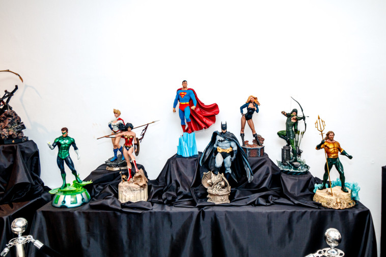 פסלי DC ב''קומיקס קון ישראל''