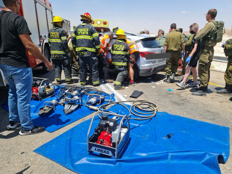 מאמצי החילוץ בתאונה בערבה