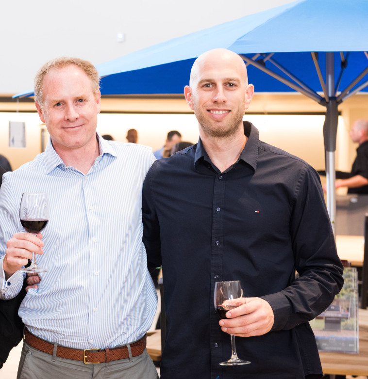 משמאל: יובל סלע טוניס וטל הלפרין מכרמל דיירק