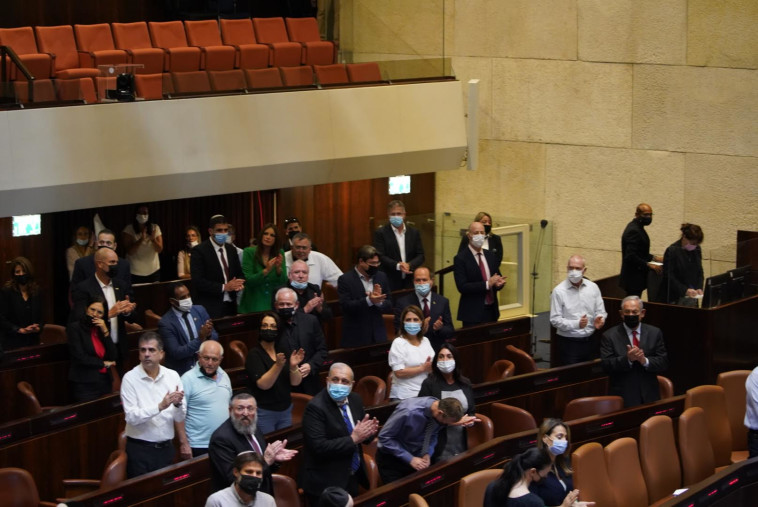 האופוזיציה מגיבה בצהלות לנפילת חוק הקנאביס