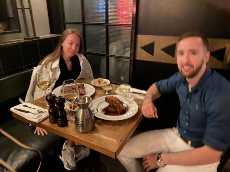 מאשה וארטיום דולגופיאט 