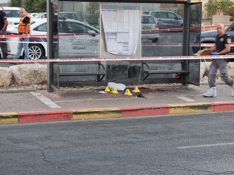 זירת אירוע הדקירה בפתח תקווה