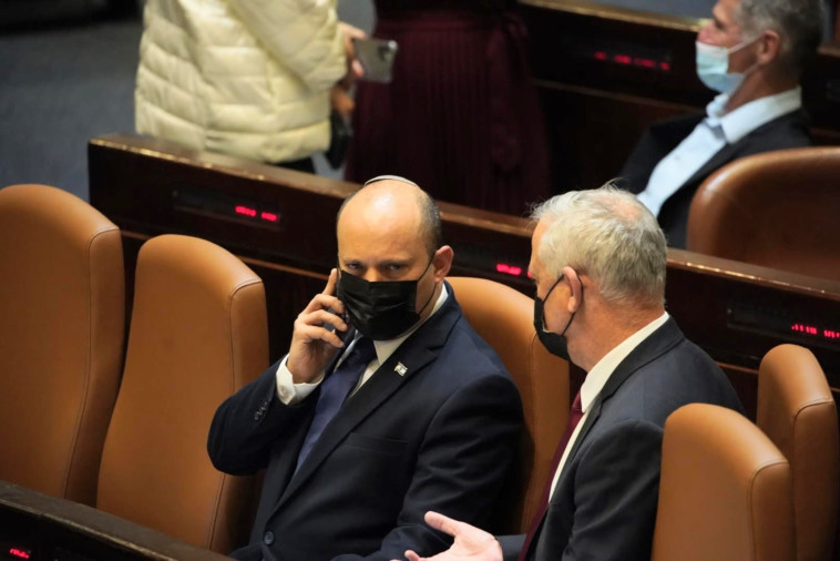 בנט וגנץ מתעדכנים