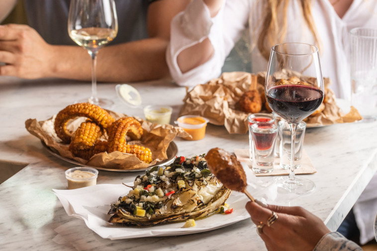 הבר בשרונה מרקט