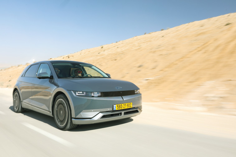 יונדאי איוניק 5