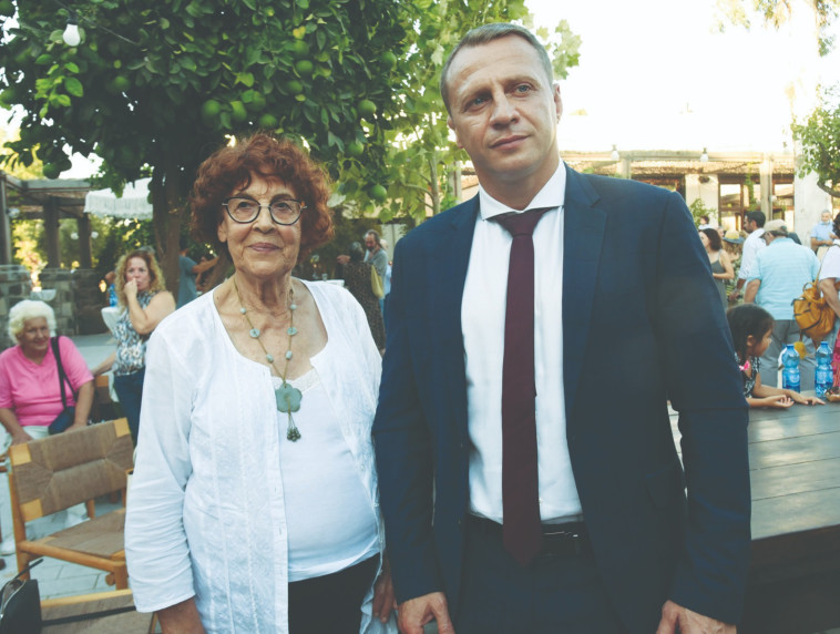 יואל רוזבוזוב, נדיה כהן