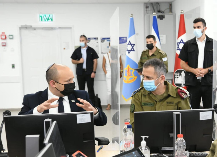 אביב כוכבי, נפתלי בנט