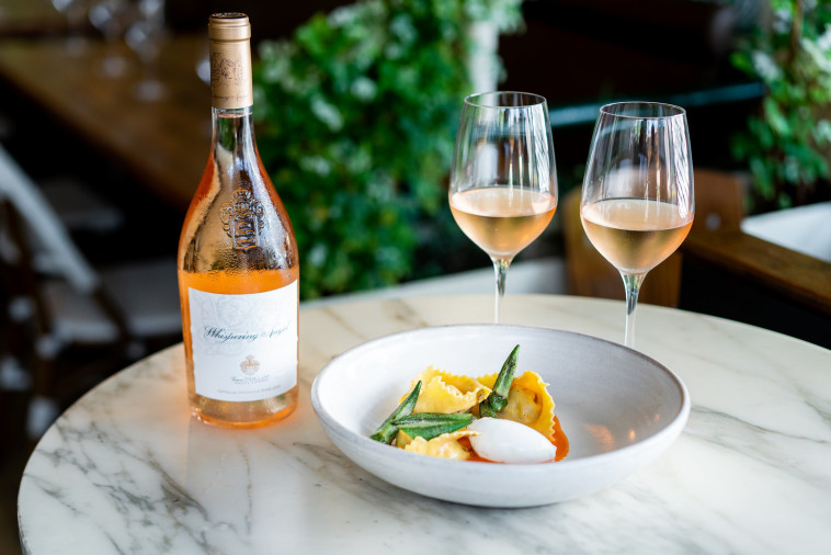 פרויקט וויספרינג אנג'ל מסעדת מלגו ומלבר 