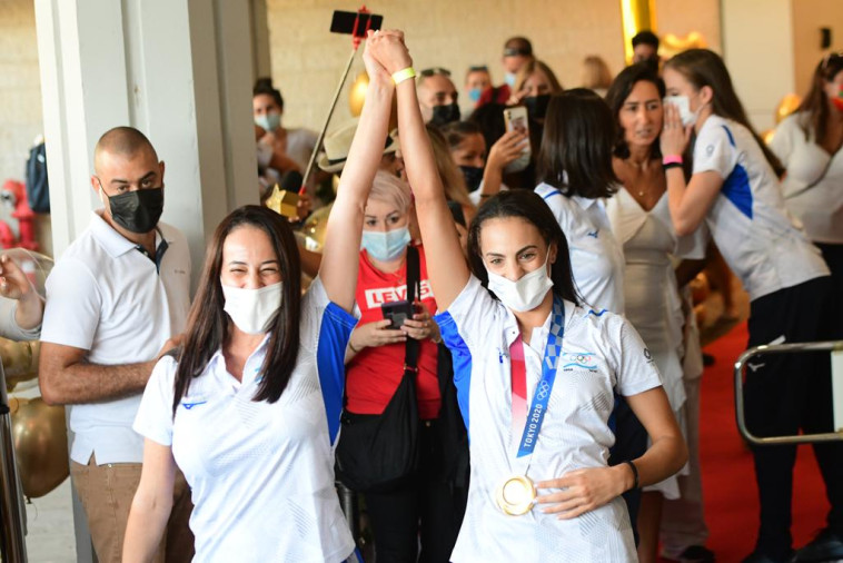 לינוי אשרם והמאמנת, איילת זוסמן