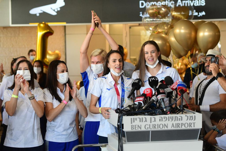 קבלת הפנים ללינוי אשרם וניקול זליקמן