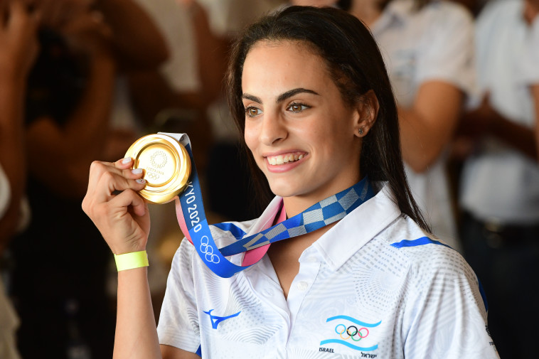 לינוי אשרם אחרי הנחיתה בארץ