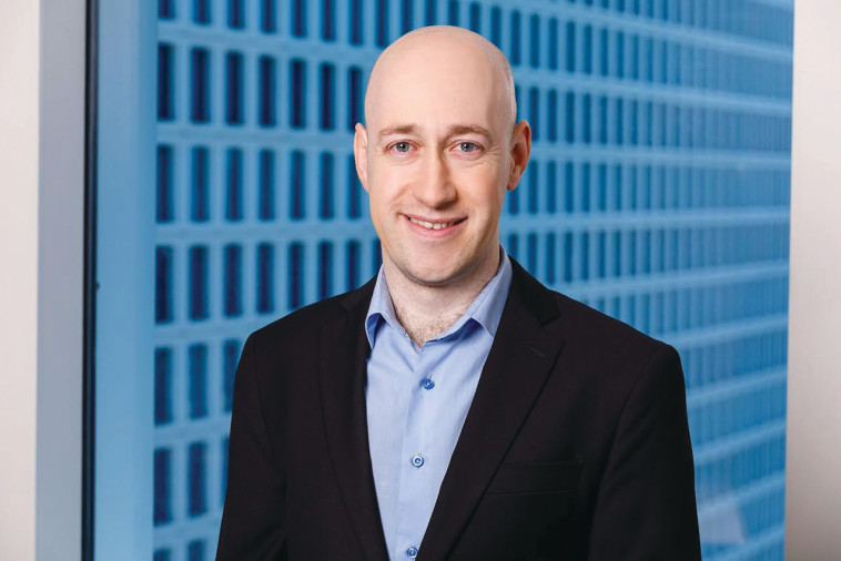 ברי גנדנשטיין, אנליסט נדל''ן