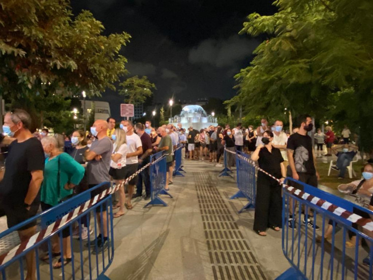 תורי ענק לחיסון השלישי בכיכר דיזנגוף