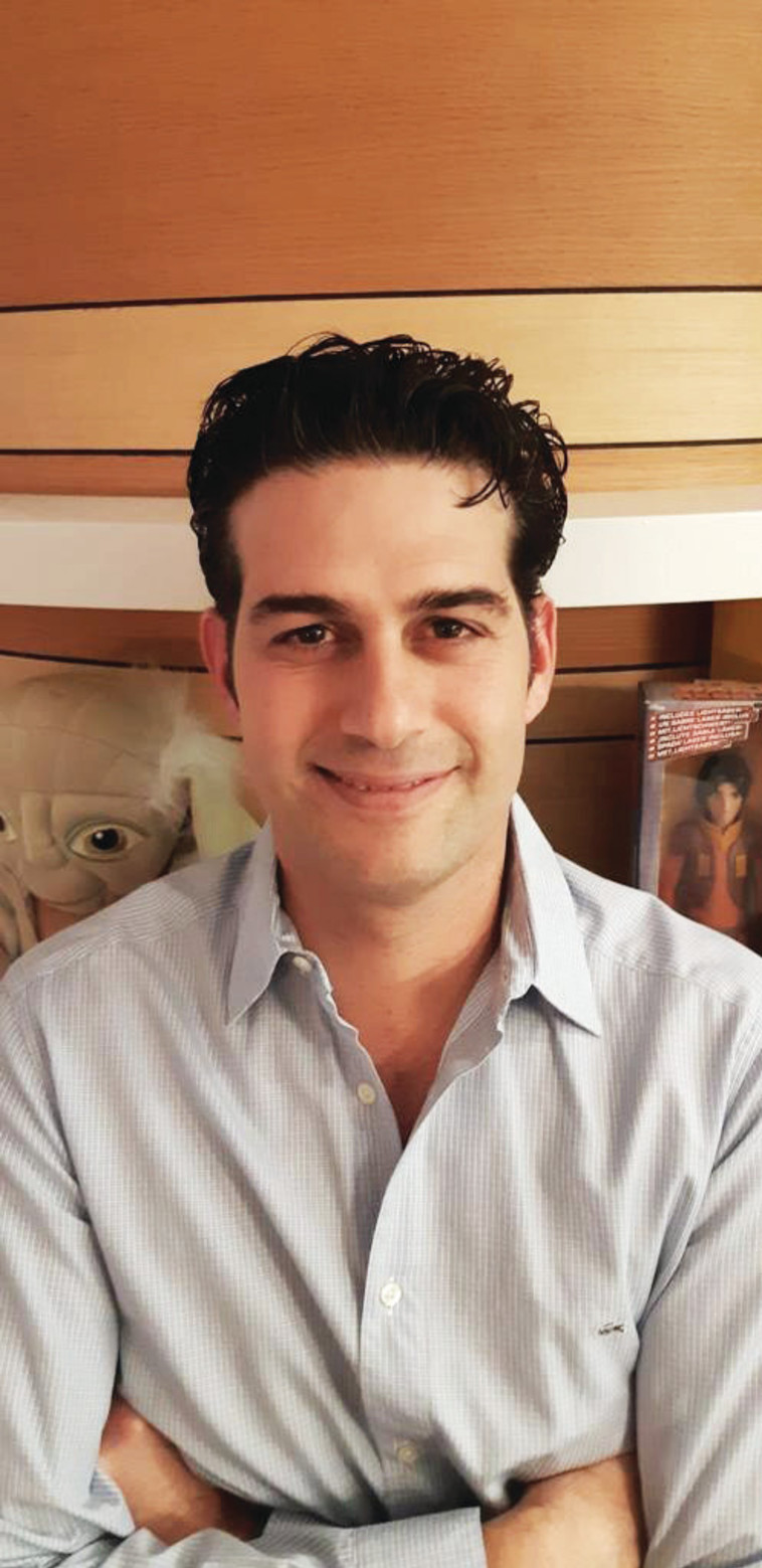 ד''ר מאיר עזרא־אליה, מומחה לרפואת ילדים במכבי שירותי בריאות ויו''ר עמותת מחוסגן