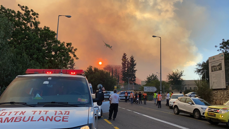 צוותי מד''א בשריפה בהרי ירושלים (צילום: תיעוד מבצעי מד''א)