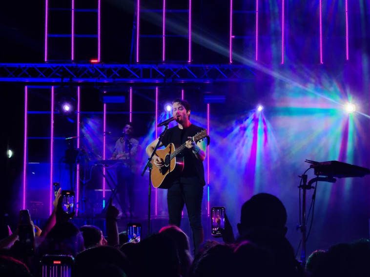 רן דנקר בהופעה