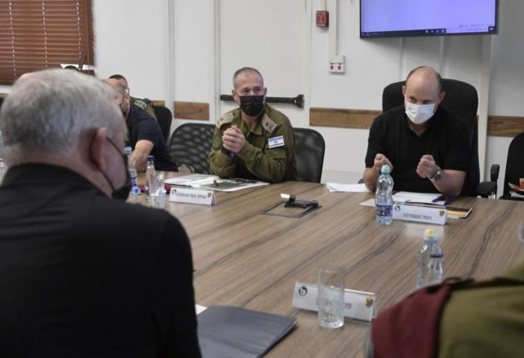 בנט וגנץ באוגדת עזה