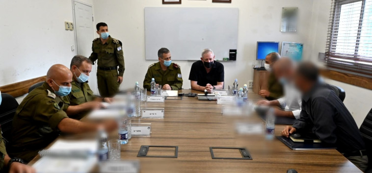 גנץ וכוכבי באוגדת עזה