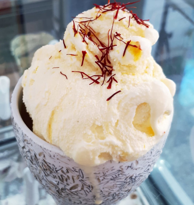 גלידת זעפרן של ארטא (צילום: סיסי פגאני)