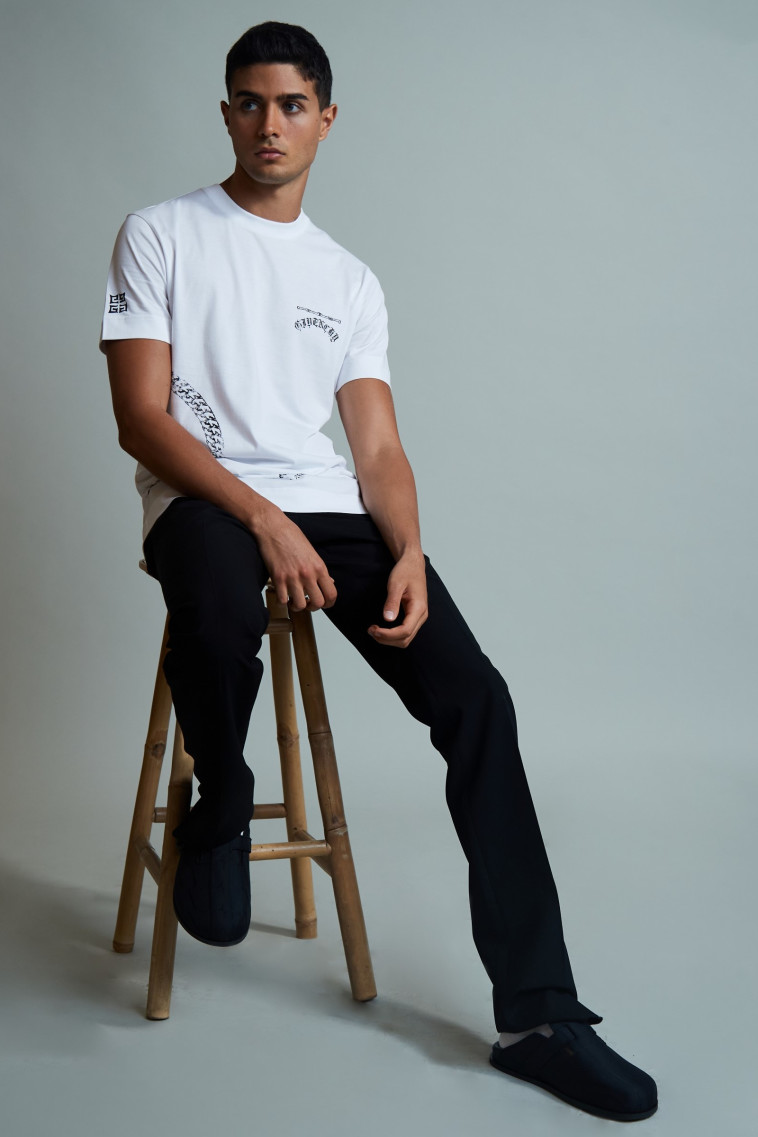 בוטיק AMOR בכיכר המדינה. חולצה: 2,390 שקלים. מכנסיים: 1,490 שקל