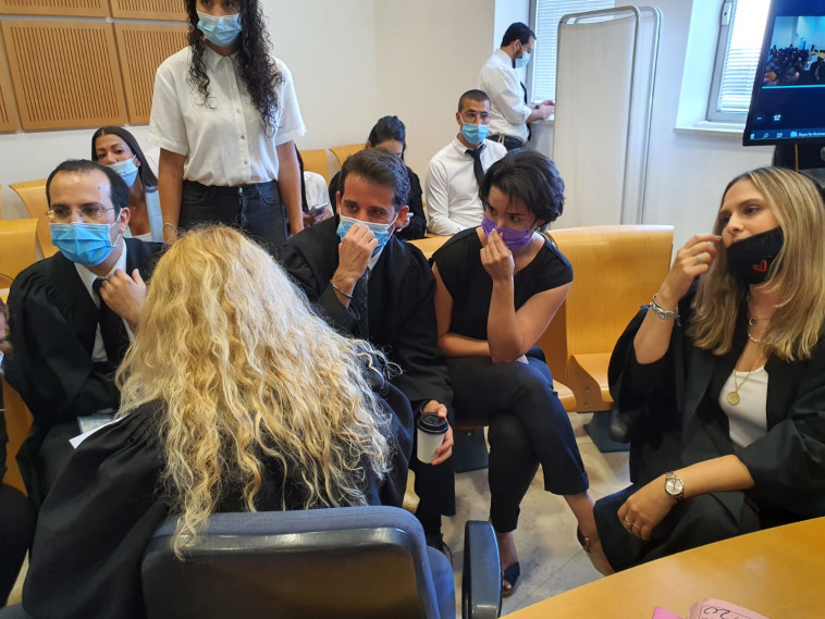 שירה איסקרוב בבית המשפט 