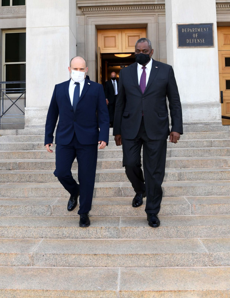 לויד אוסטין, נפתלי בנט