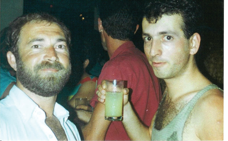 יוסי ושלמה בר עוז, אחיו