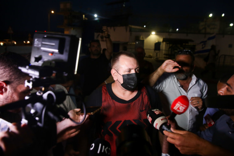 רומן זדורוב שוחרר למעצר בית