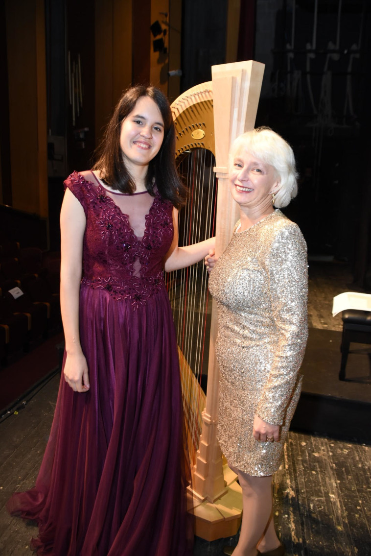 יוליה רובינסקי עם הזוכה לנקה פטרוביץ