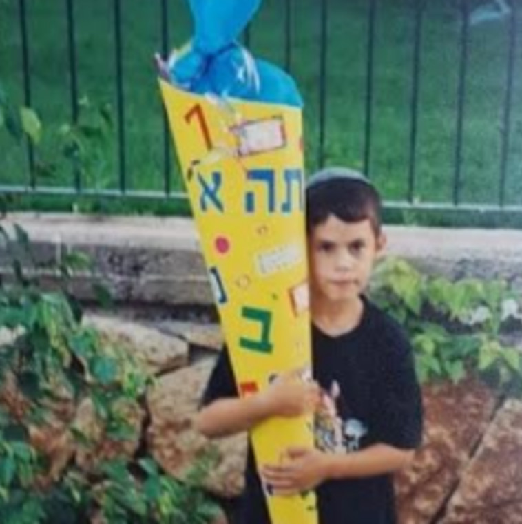 דני שמר על המסורת ובשנת 99׳ העניק לבנו, יצחק הירשברג, את הצוקרטוטה