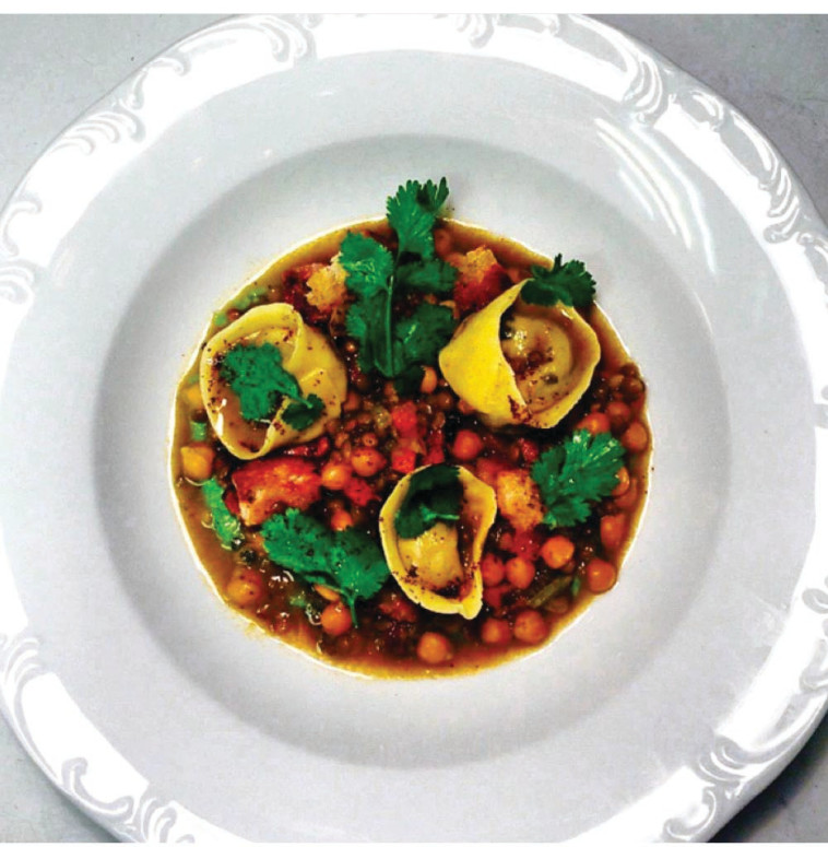 סן פלגרינו טורטליני במרק חרירה של ניר מסיקה