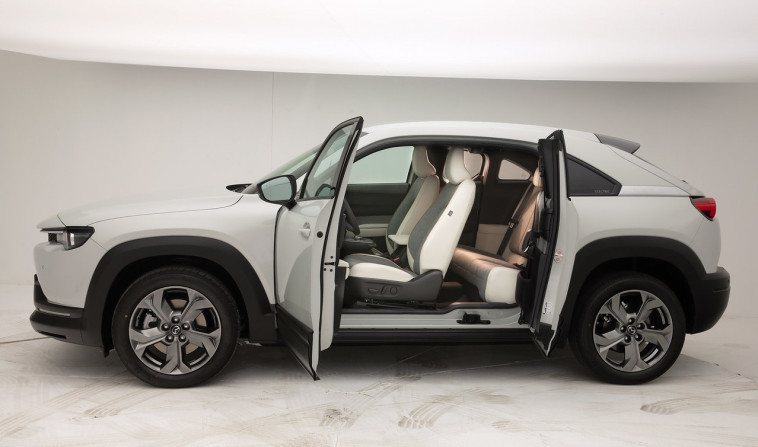 מאזדה חשמלית