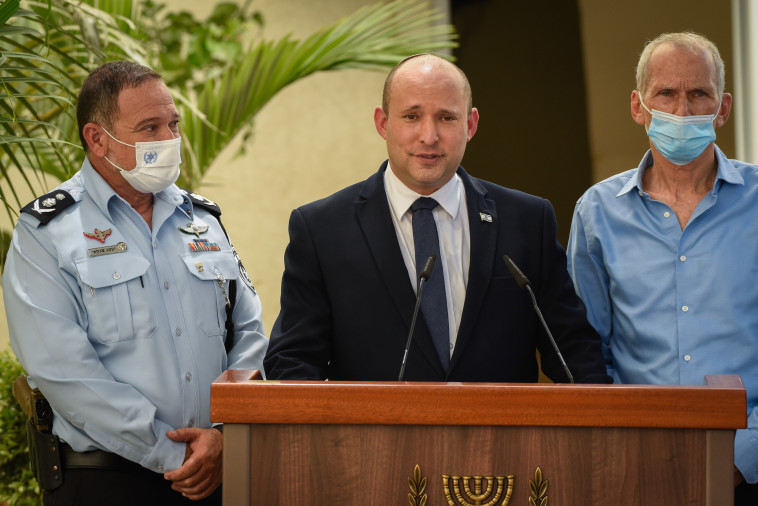 עמר בר לב, נפתלי בנט ומפכ''ל המשטרה יעקב שבתאי