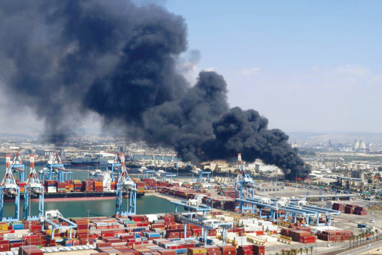 שריפה במפעל שמן תעשיות במפרץ חיפה