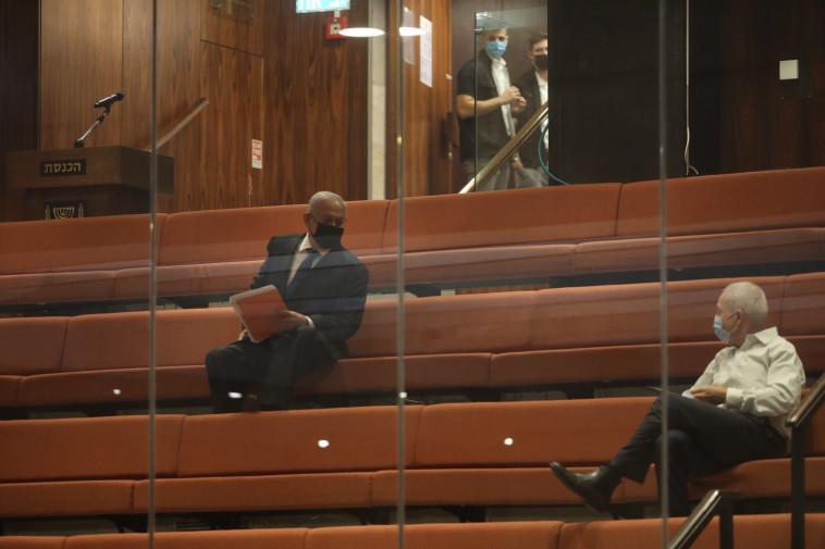 בנימין נתניהו בבידוד ביציע מליאת הכנסת