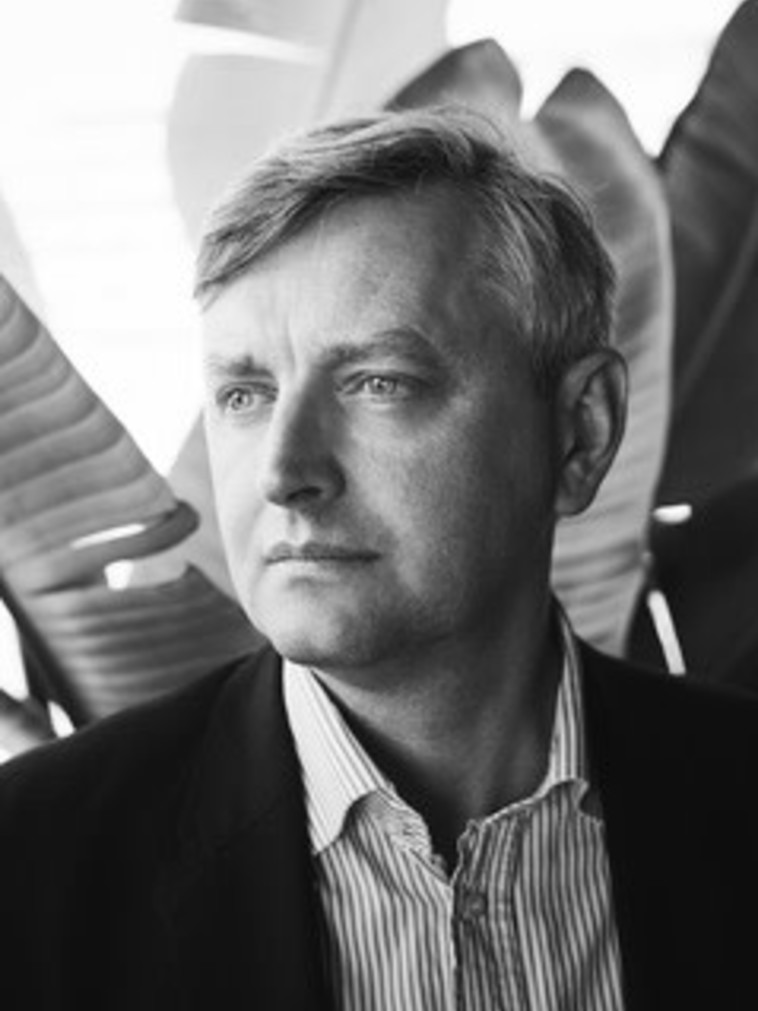 הבמאי סרגיי לוזניצה