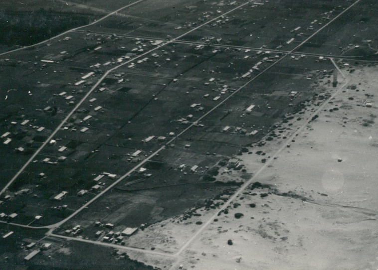 נהריה - מבנים וחוף הים, שנות ה-30  (צילום: ארכיון צה''ל במשרד הביטחון)