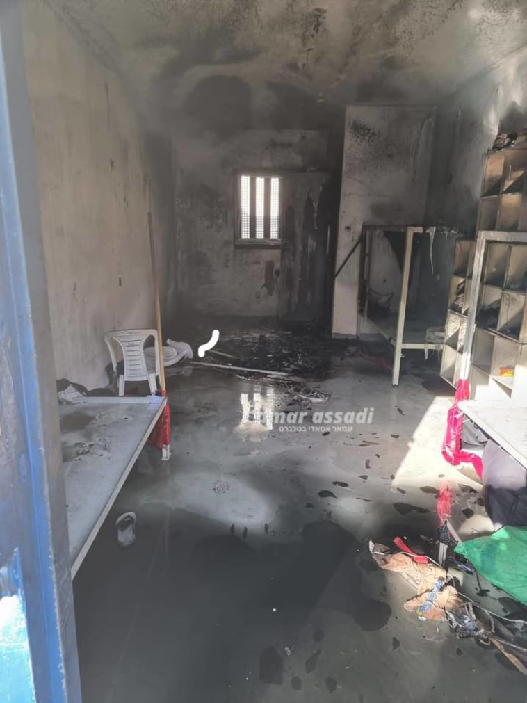 שריפה בכלא קציעות (צילום: עמאר אסדי, חמ''ל)